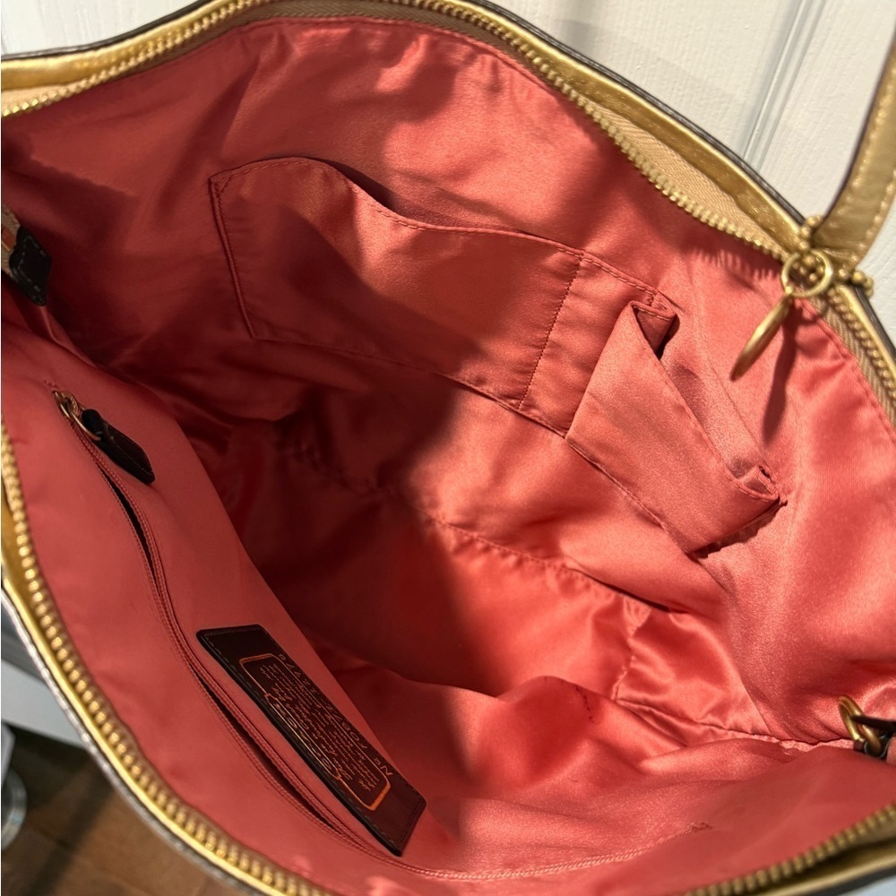 Vintage coach bag- classic brown tote - Picture 3 of 7